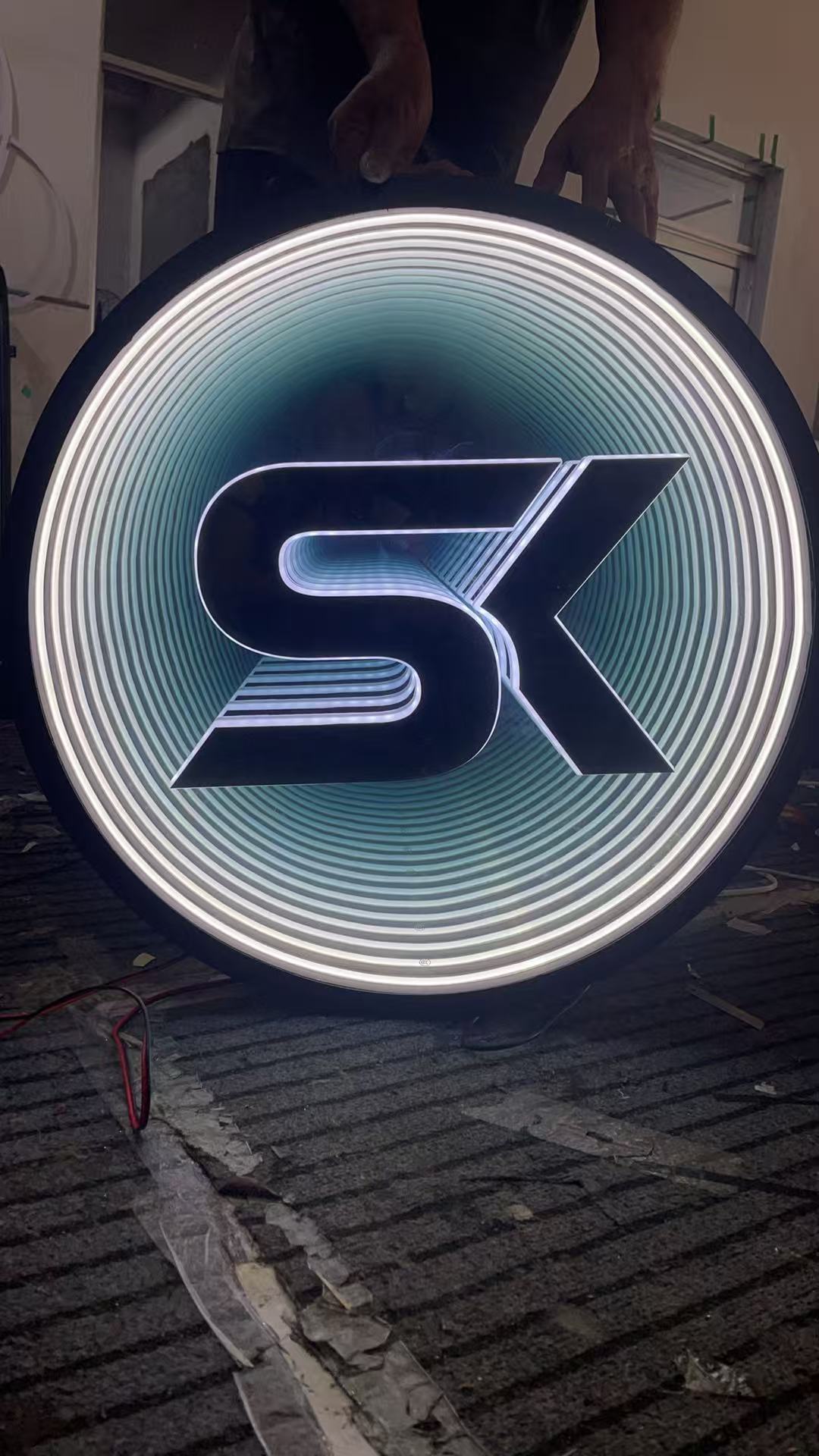 Custom Round Infinity Mirror LED Wall Art – 3D Blue White Gradient Light with SK Logo, Modern Ambient Home Decor