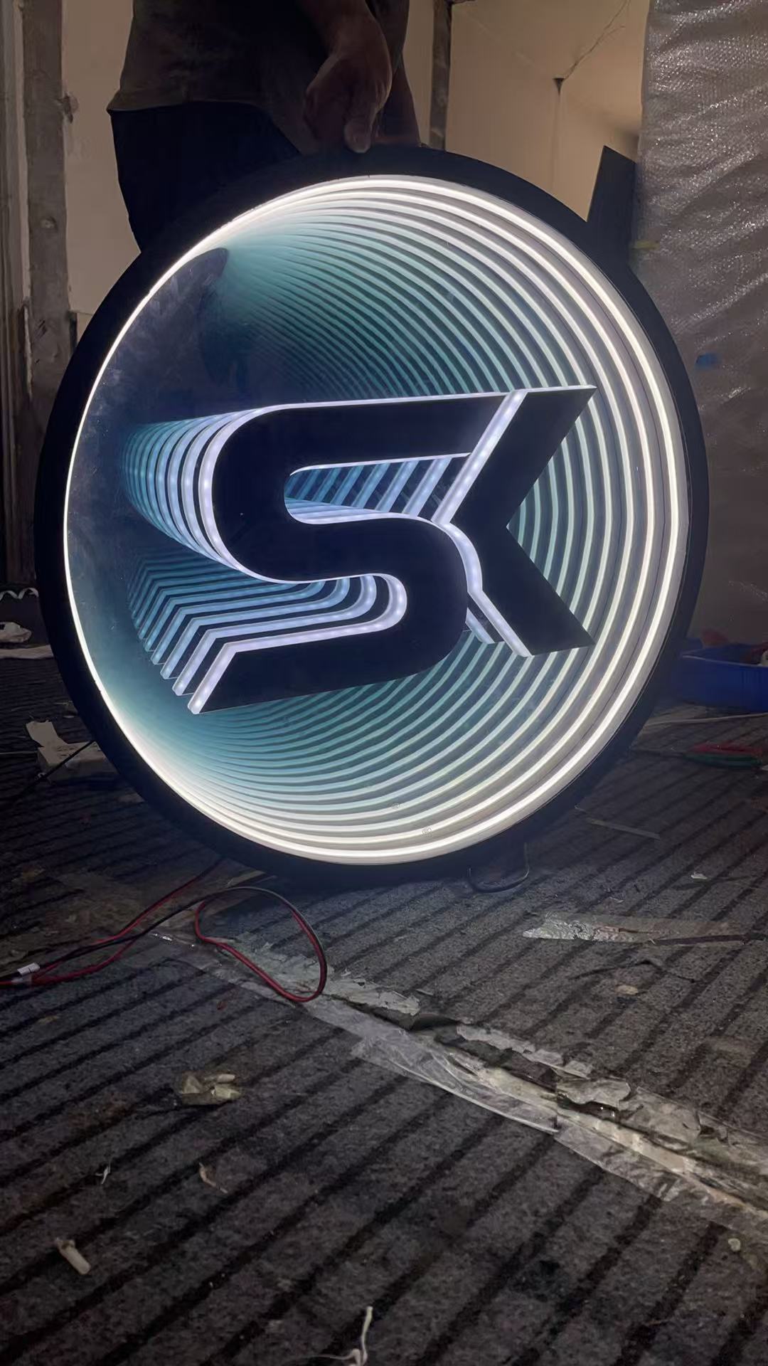 Custom Round Infinity Mirror LED Wall Art – 3D Blue White Gradient Light with SK Logo, Modern Ambient Home Decor