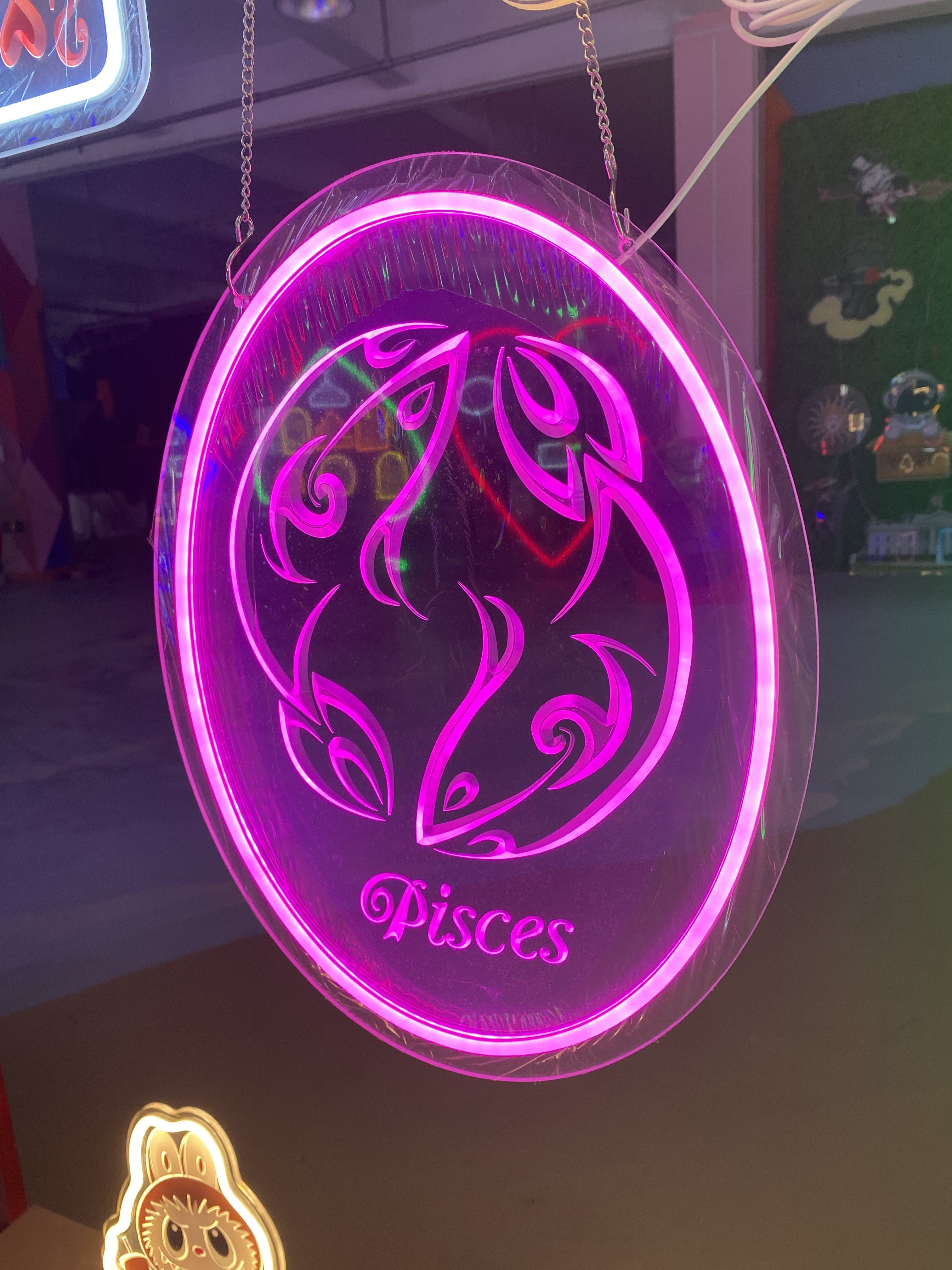 Pisces Zodiac Sign 3D Relief Neon Light - Handcrafted Astrology Wall Art, Customizable Aquarium-Themed Decor, Ideal Gift for Horoscope Enthusiasts and Dreamy Spaces