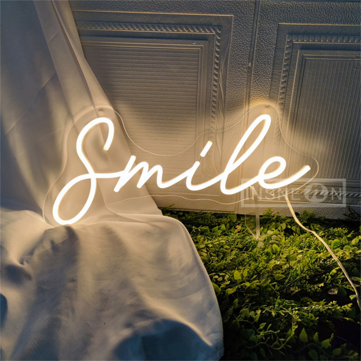 Smile Neon Sign LED Light – Aesthetic Wall Decor for Bedroom, Living Room, Office, Custom Cute Neon Light for Teen Room, Kids Room, Cafe, Bar, Positive Vibes Room Decor Gift